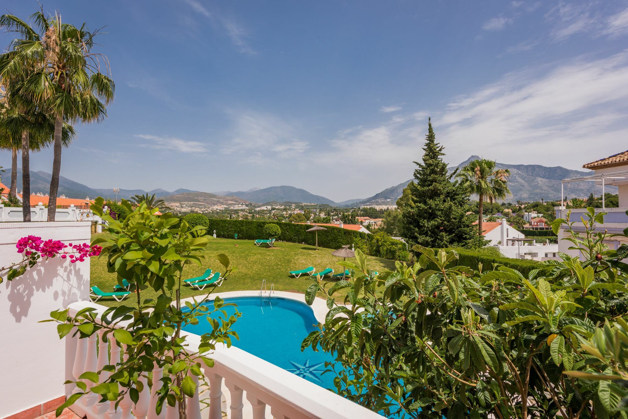 Molo 44 Suites Puerto Banus Marbella Dış mekan fotoğraf