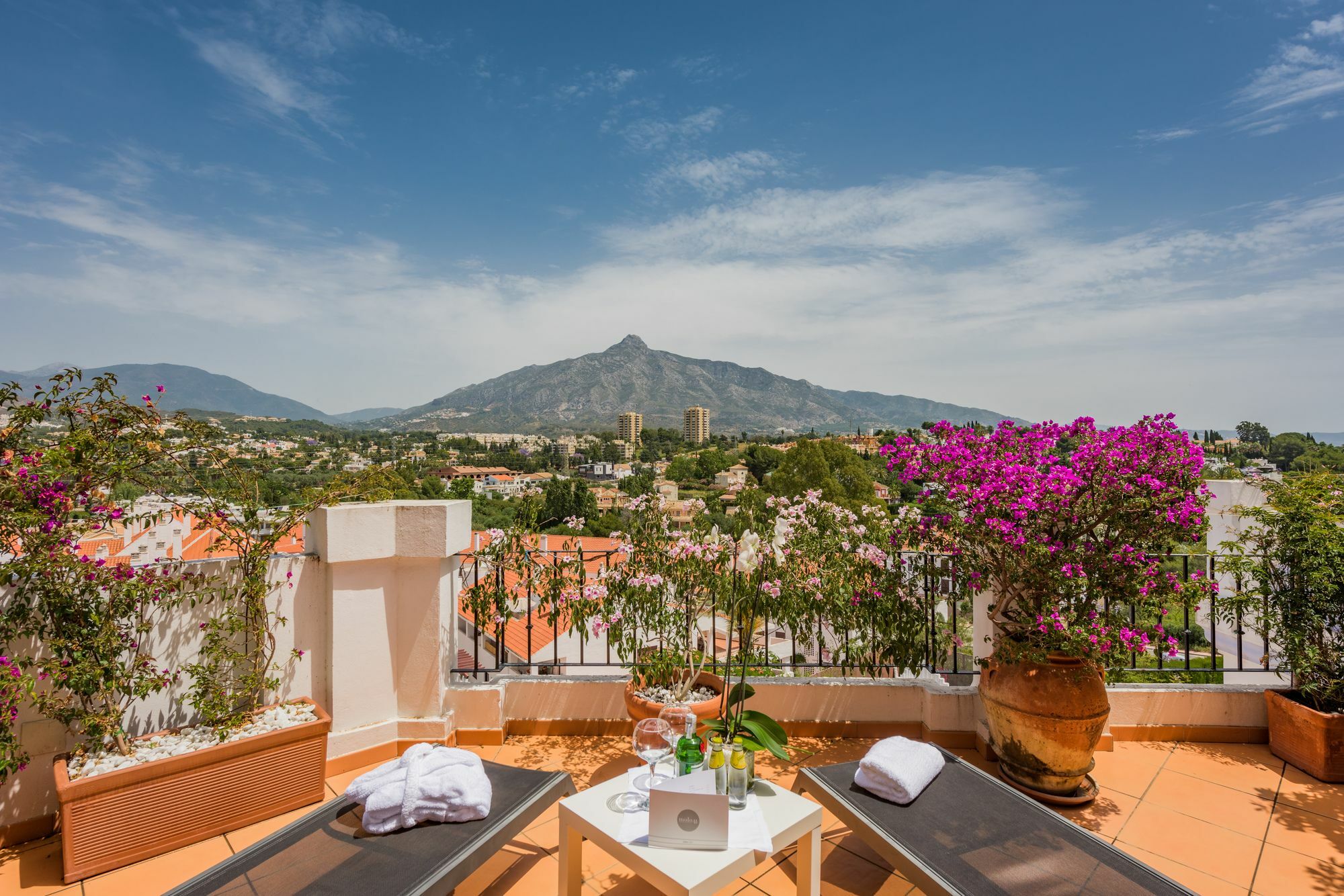 Molo 44 Suites Puerto Banus Marbella Dış mekan fotoğraf